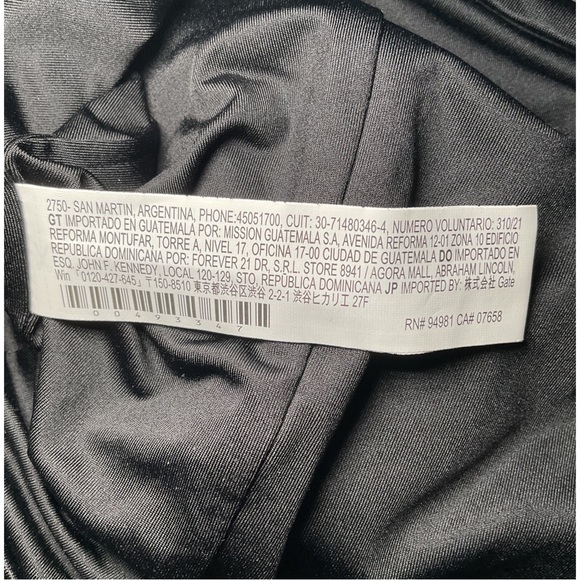 FOREVER 21 ~Contour Split-Neck Crop Top (NWT) - Picture 4 of 8